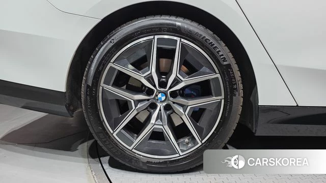 BMW 5 Series (G60) id 4871024 из Кореи 27