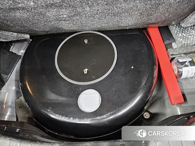 Ssangyong Tivoli Armor 2018 Серебристо-серый из Кореи, фото 5