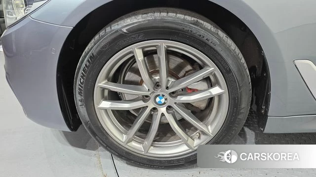 BMW 5 Series (G30) id 4246262 из Кореи 27