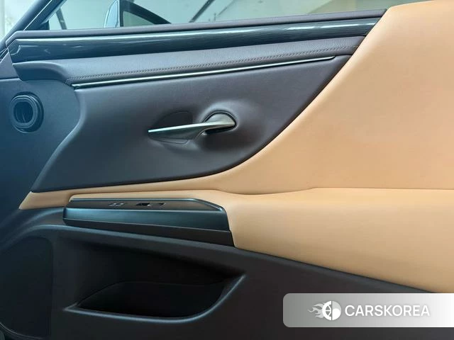 Lexus ES id 4301714 из Китая 21