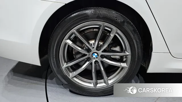 BMW 5 Series (G30) id 3703893 из Кореи 15