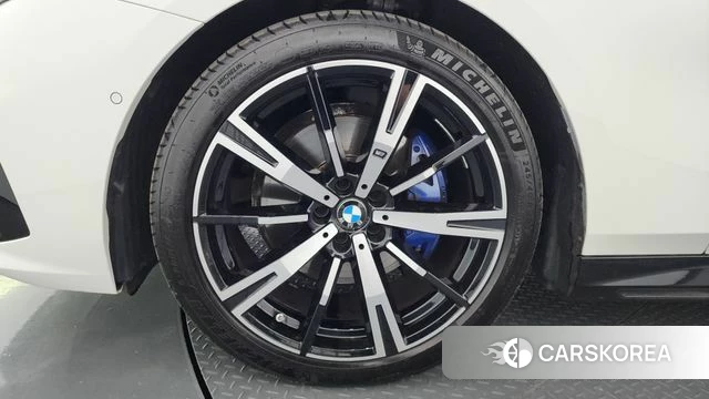 BMW 5 Series (G60) id 4329536 из Кореи 15
