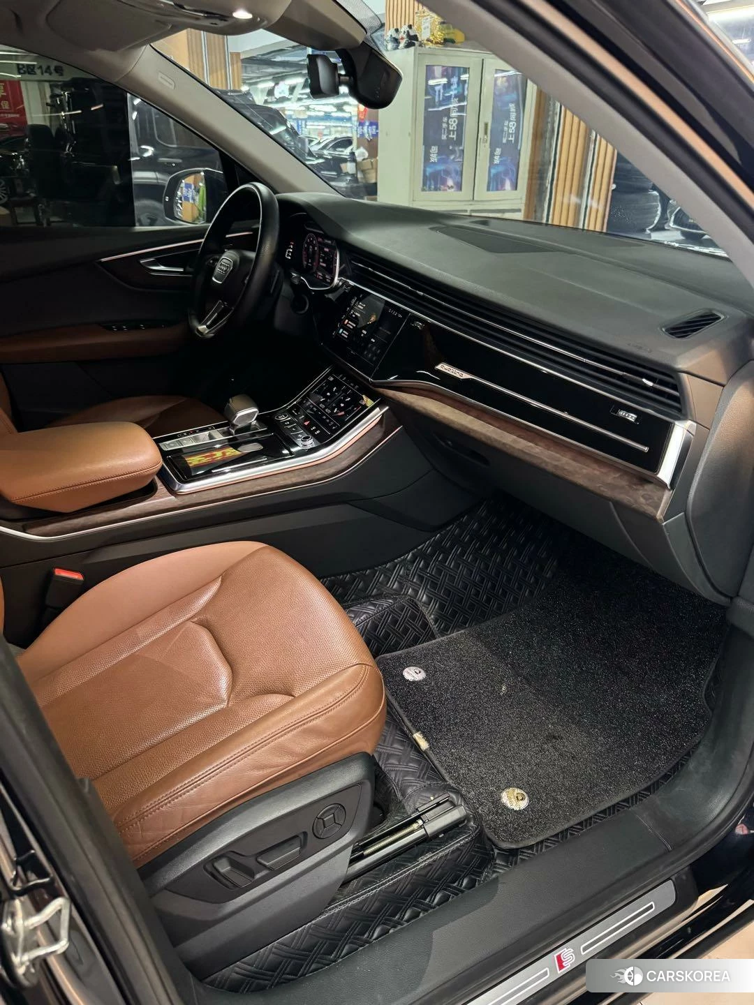 Audi Q7 2020 Черный из Китая, фото 5