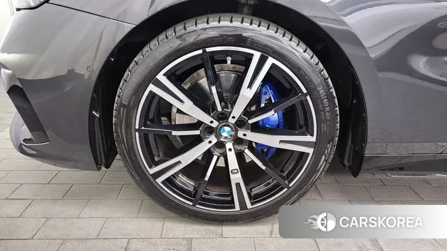 BMW 5 Series (G60) id 3487051 из Кореи 15