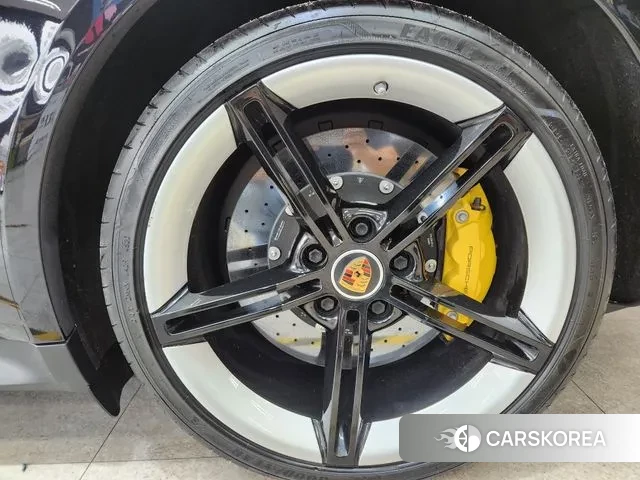 Porsche Taycan id 3273557 из Кореи 15