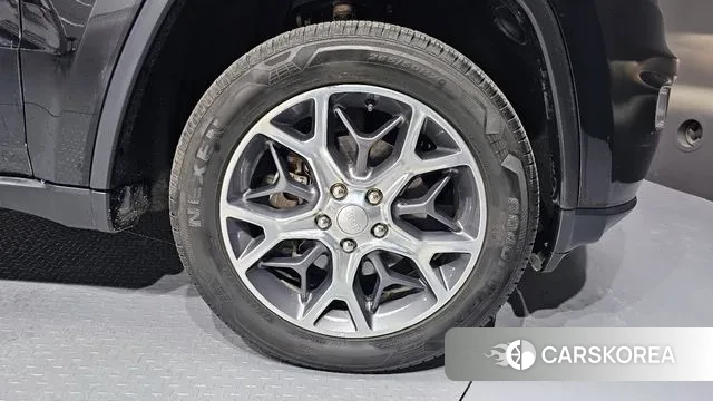 Jeep Grand Cherokee id 3636422 из Кореи 15