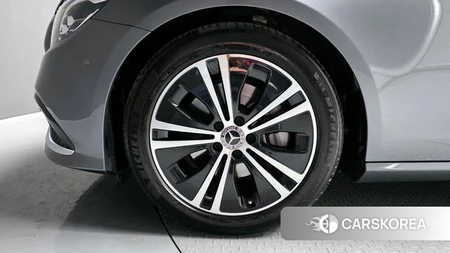 Mercedes-Benz E-Class W213 id 4195542 из Кореи 26