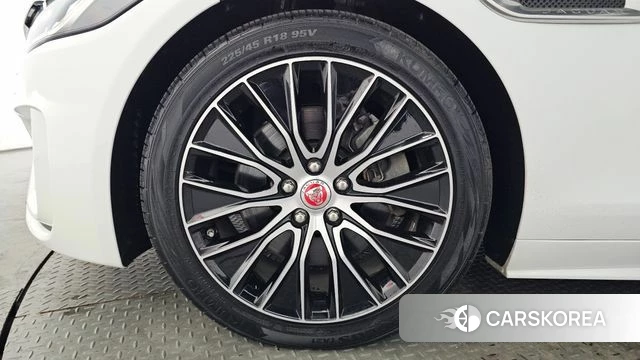 Jaguar XE id 3860586 из Кореи 15