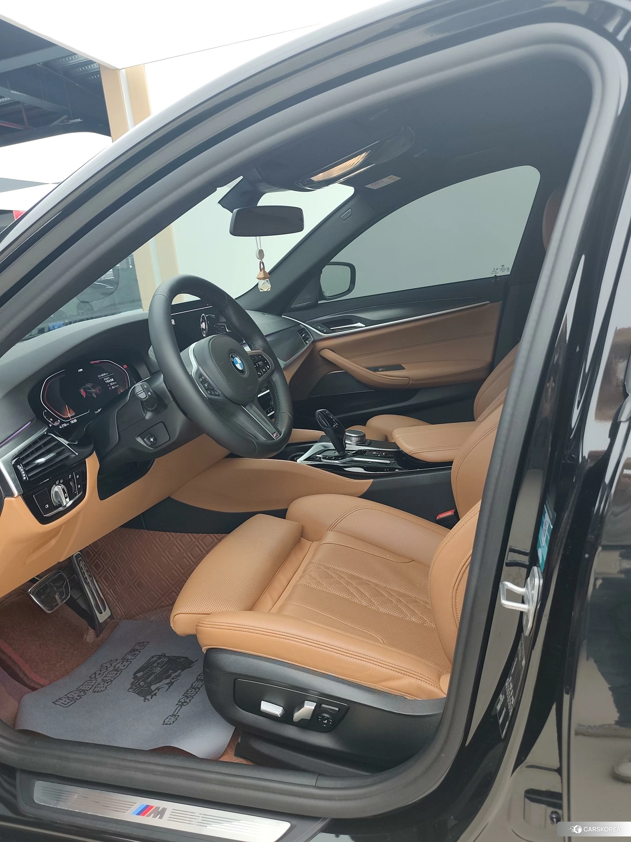 BMW 5 series (imported) 2022 Черный из Китая, фото 5