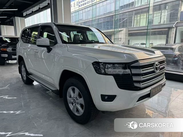 Toyota Land Cruiser (imported) 2024 Белый из Китая, фото 5