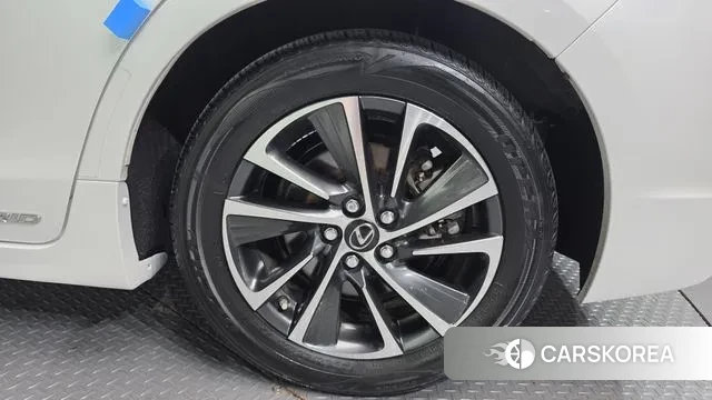 Lexus CT200h id 3270181 из Кореи 15