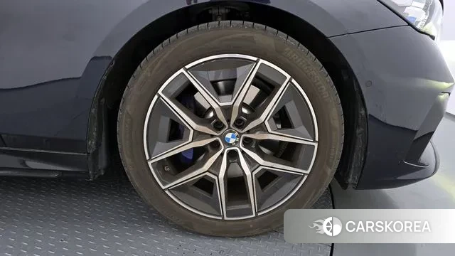 BMW 5 Series (G60) id 3549825 из Кореи 15