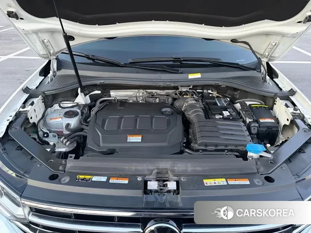 Volkswagen Tiguan second Generation 2022 Белый из Кореи, фото 5