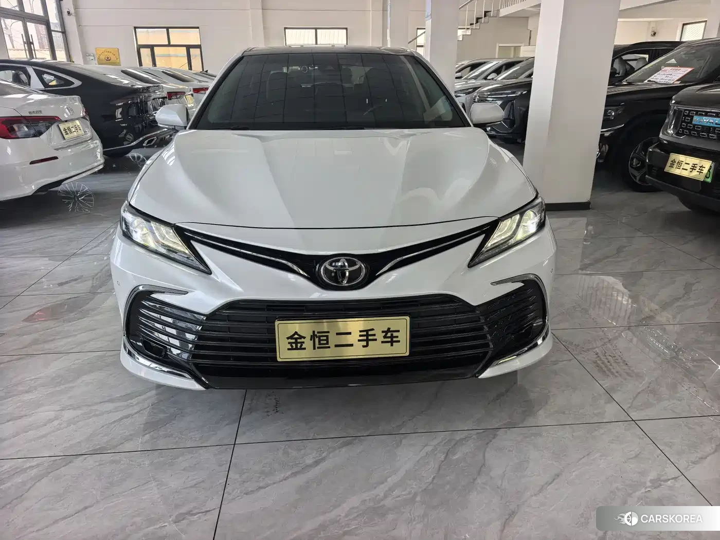 Toyota Camry 2022 Белый из Китая, фото 6