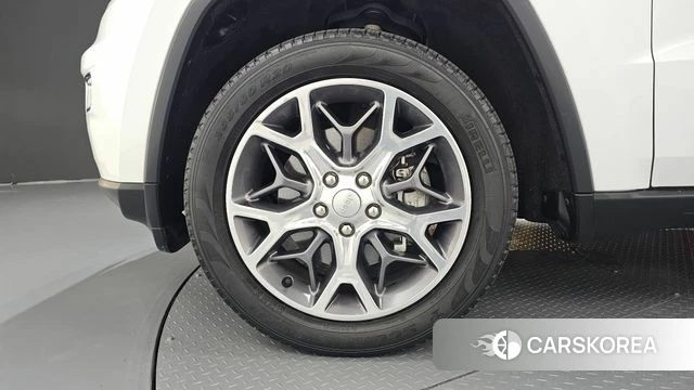 Jeep Grand Cherokee id 4580596 из Кореи 27