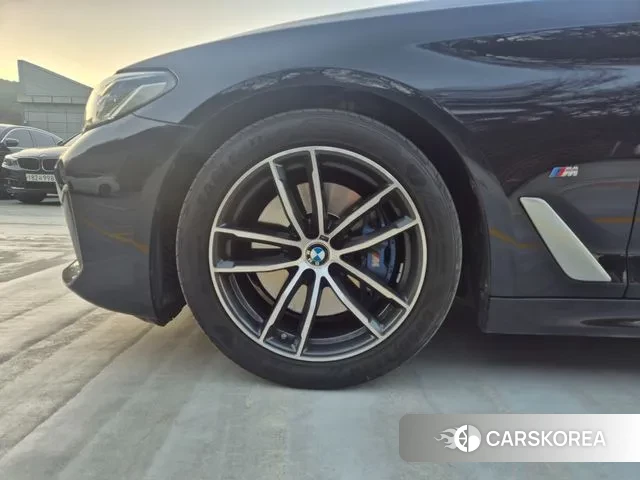 BMW 5 Series (G30) id 3448359 из Кореи 10