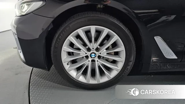 BMW 5 Series (G30) id 3053856 из Кореи 15