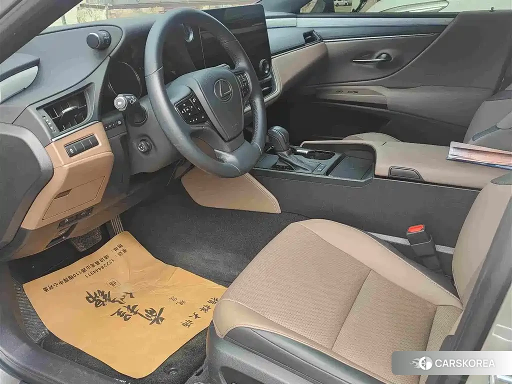 Lexus ES 2026 Silver/gray из Китая, фото 5