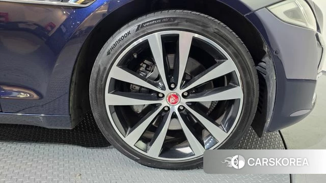 Jaguar All New XJ id 3829132 из Кореи 15