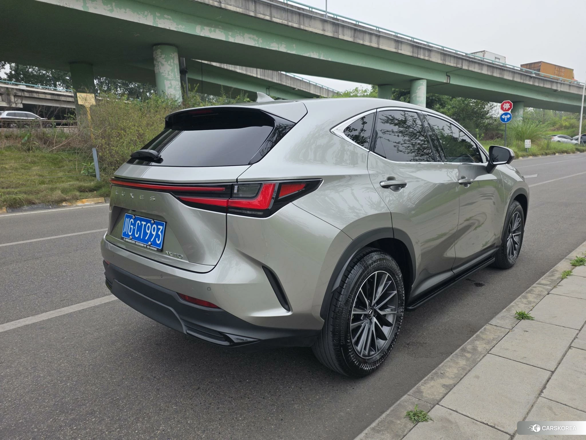 Lexus NX id 4499063 из Китая 7