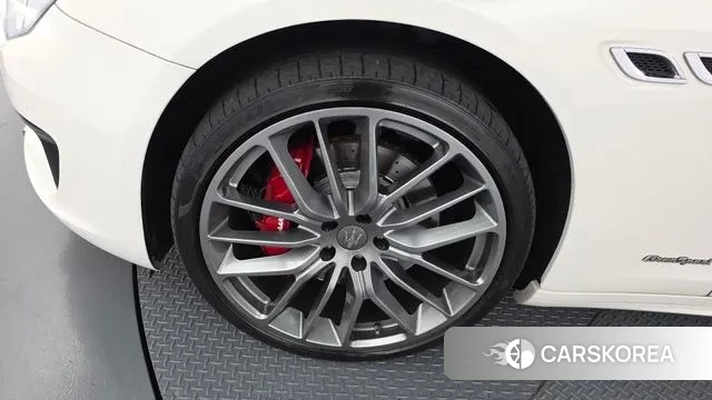 Maserati Quattroporte id 3284873 из Кореи 15