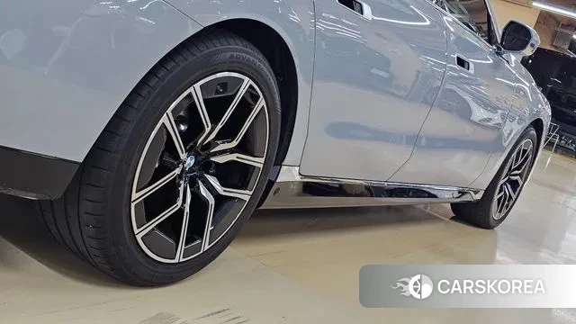 BMW 7 Series (G70) id 3082647 из Кореи 15