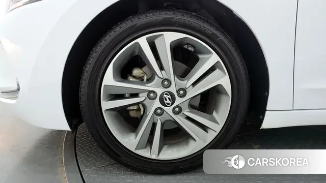 Hyundai Avante AD id 2986914 из Кореи 15