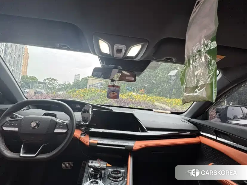 Chang'an Changan UNI-V 2024 Белый из Китая, фото 5