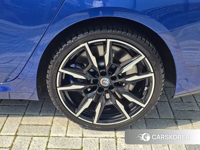 BMW 8 Series (G15) id 3218313 из Кореи 15