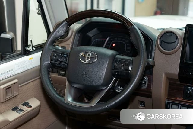 Toyota Land Cruiser 70 Series id 4239418 из Китая 16