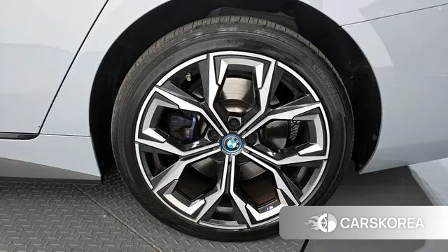 BMW i4 id 3739658 из Кореи 15