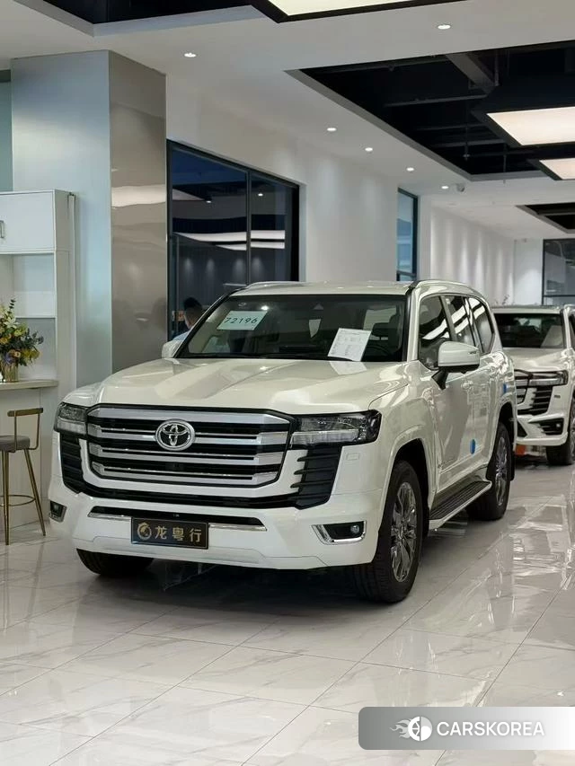 Toyota Land Cruiser (imported) 2024 Белый из Китая, фото 5