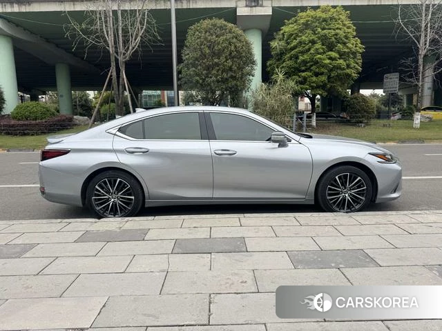 Lexus ES id 4262011 из Китая 9