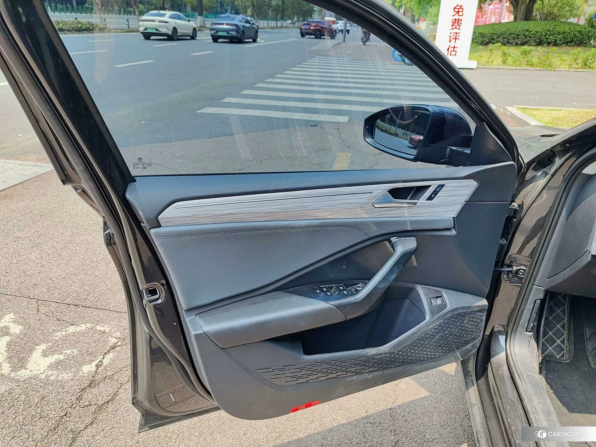 Volkswagen Sagitar 2024 Темно-серый из Китая, фото 6