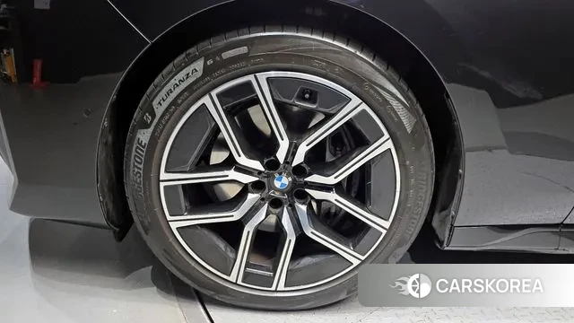 BMW 7 Series (G70) id 3757794 из Кореи 15