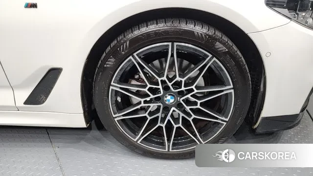 BMW 5 Series (G30) id 3397091 из Кореи 15