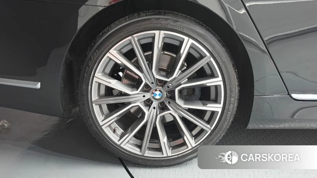 BMW 7 Series (G11) id 4203054 из Кореи 30