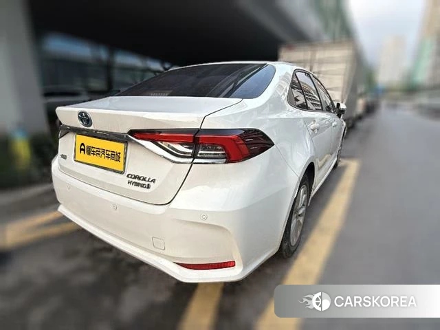 Toyota Corolla 2021 Белый из Китая, фото 5