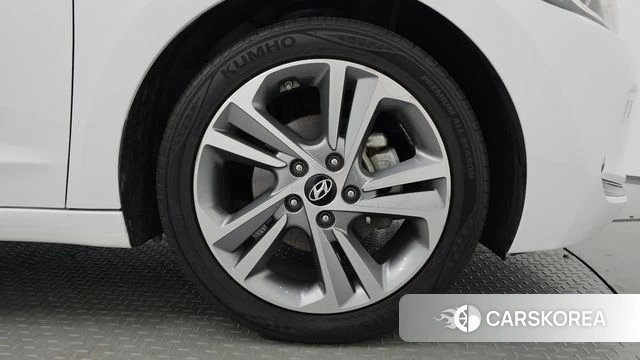 Hyundai Avante AD id 4371894 из Кореи 25