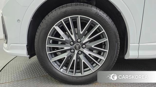 Audi Q3 (F3) id 4687340 из Кореи 26