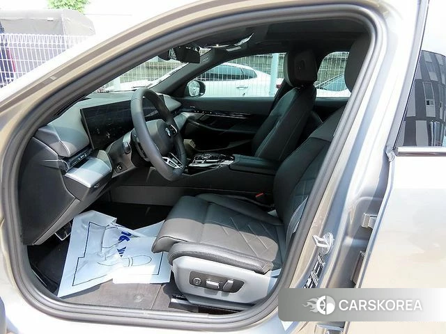 BMW 5 Series (G60) id 4590224 из Кореи 15