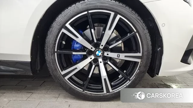 BMW 5 Series (G60) id 3507618 из Кореи 15