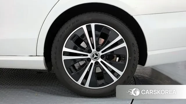 Mercedes-Benz E-Class W213 id 3196933 из Кореи 15