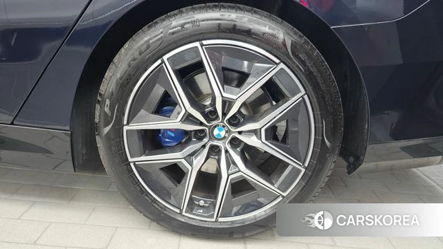 BMW 5 Series (G60) id 4493824 из Кореи 28