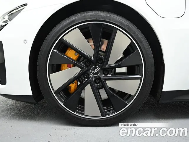 Audi e-Tron GT id 2740063 из Кореи 15