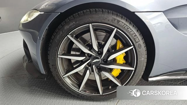 Aston Martin Vantage 2nd Generation id 3843979 из Кореи 15