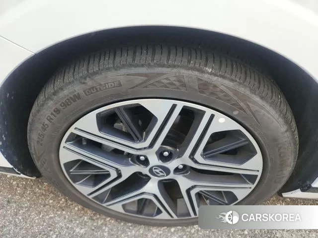 Hyundai Grandeur Hybrid (GN7) id 3327687 из Кореи 15