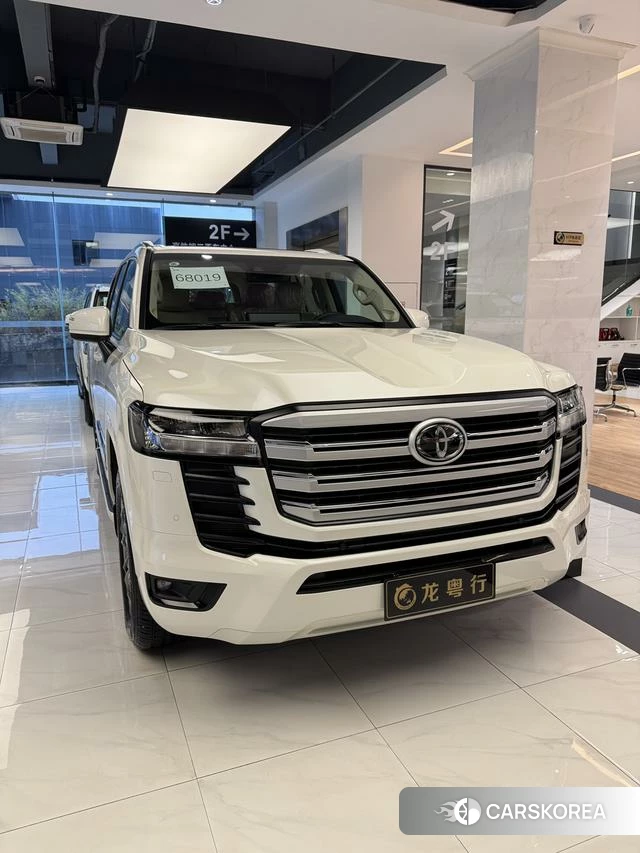 Toyota Land Cruiser (imported) 2024 Белый из Китая, фото 5