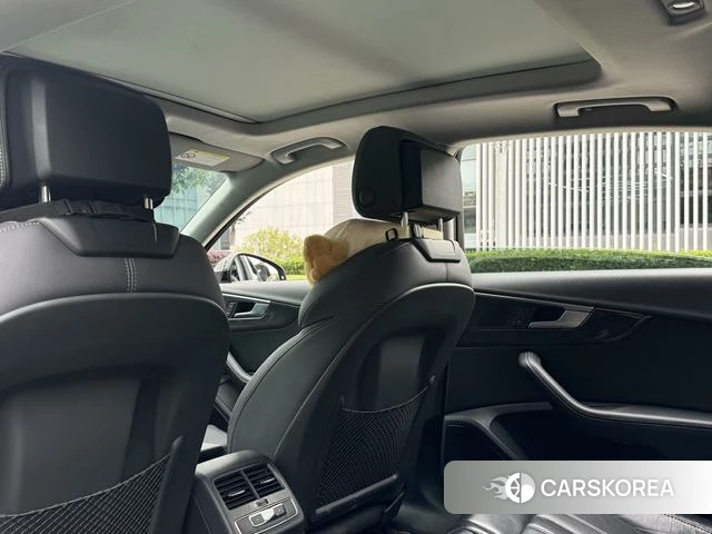 Audi A4L id 4290099 из Китая 16