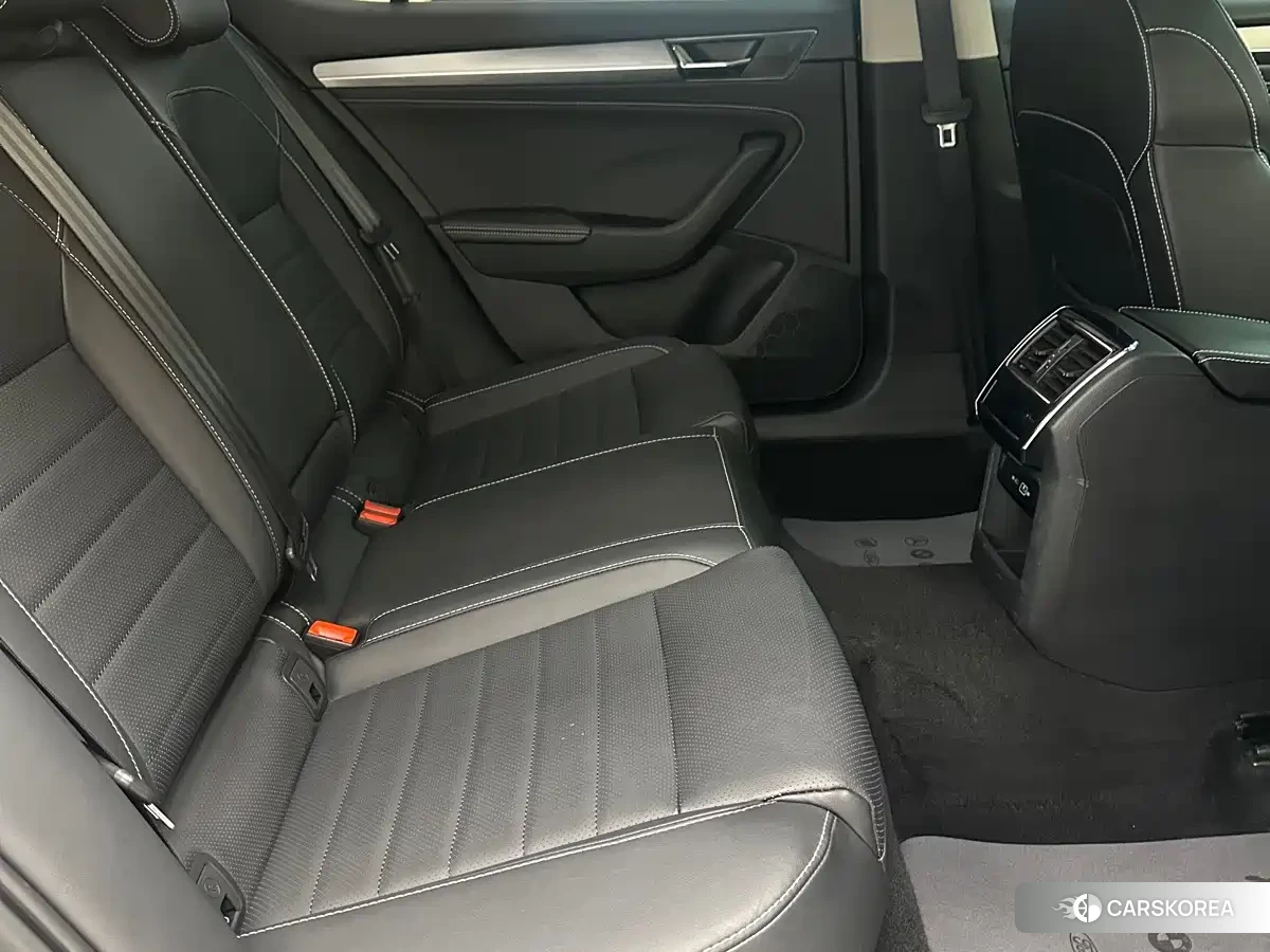Skoda Superb id 4644512 из Китая 20